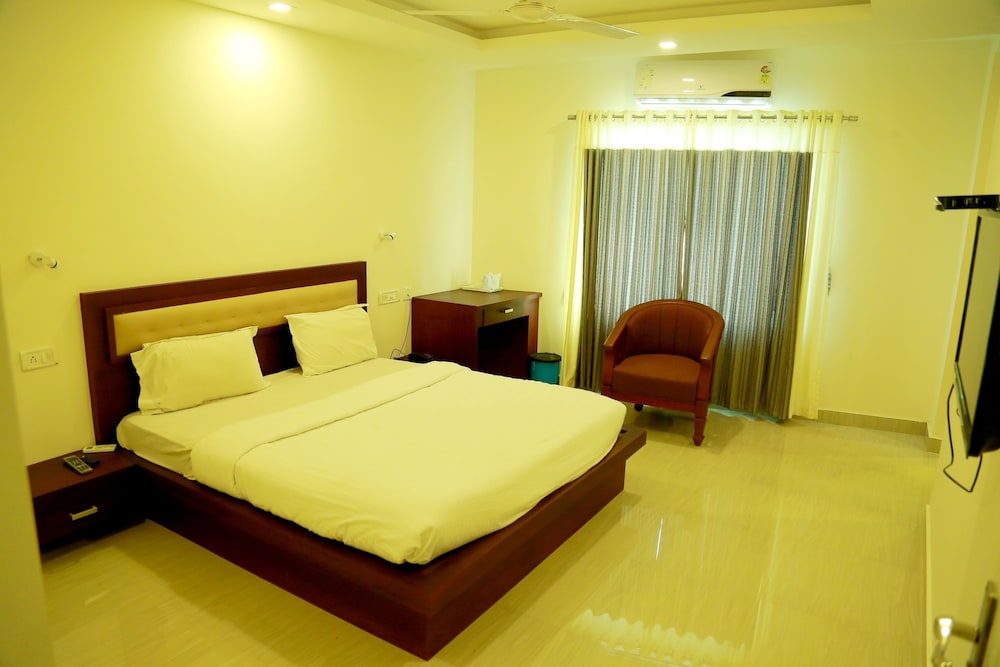 Royal Double Room, Accessible, City View photo 3