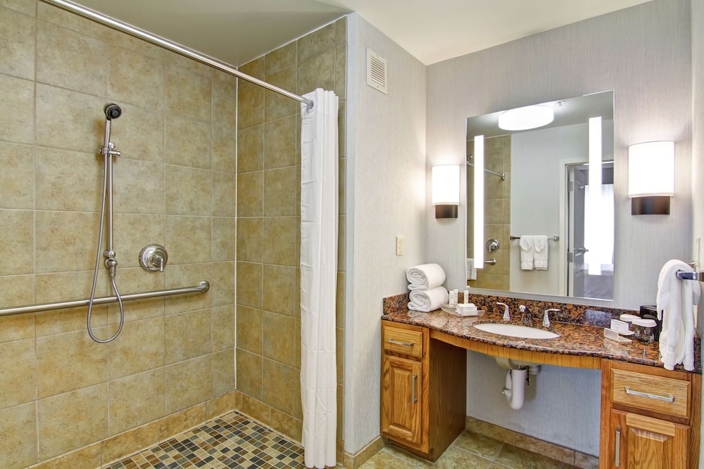 ADA Accessible, Suite, Accessible, Non Smoking - Photo 5