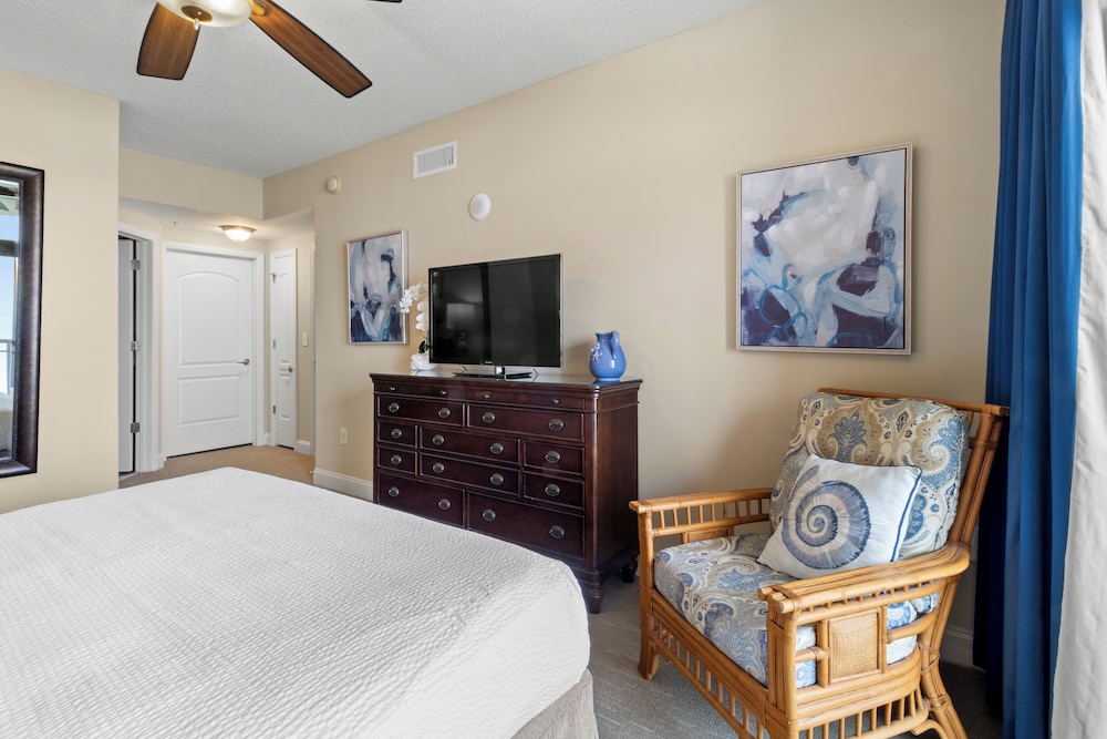 Magnolia Oceanfront Three Bedroom Condo King