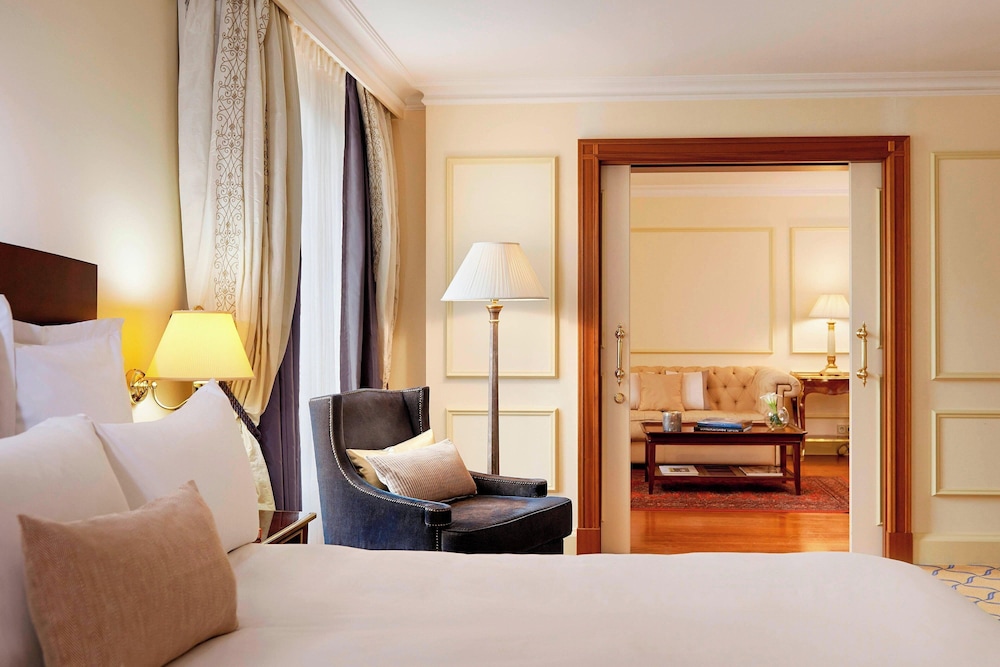 Suite, 1 Bedroom - Photo 1