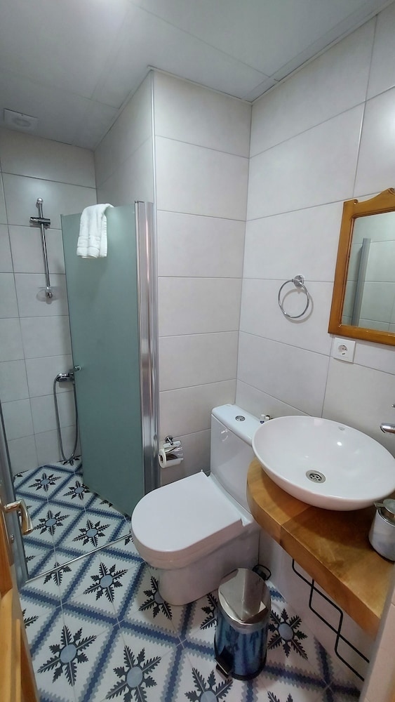 Standard Room, Partial Sea View photo 2