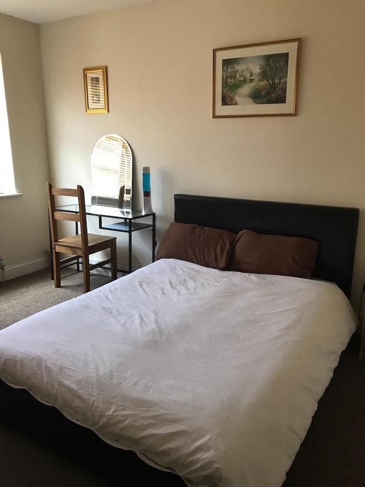 Double Room, 1 Double Bed, Non Smoking, Shared Bathroom photo 1