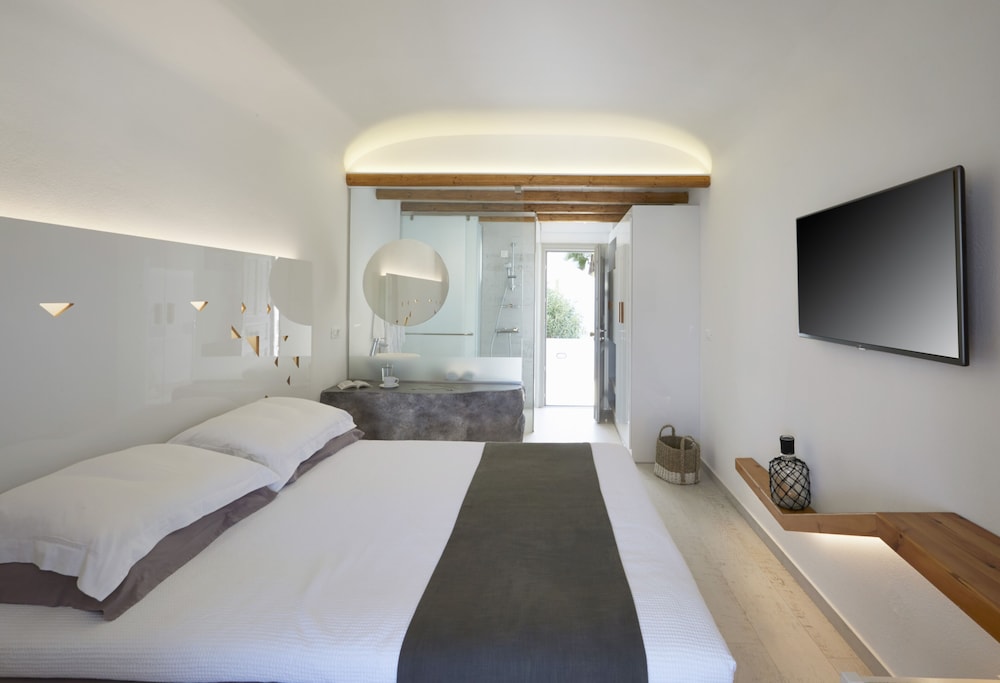 Standard Double Room, Partial Sea View