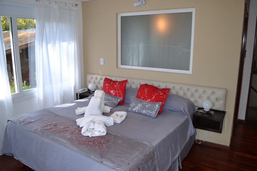 Junior Double Room, 1 King Bed, Non Smoking photo 1