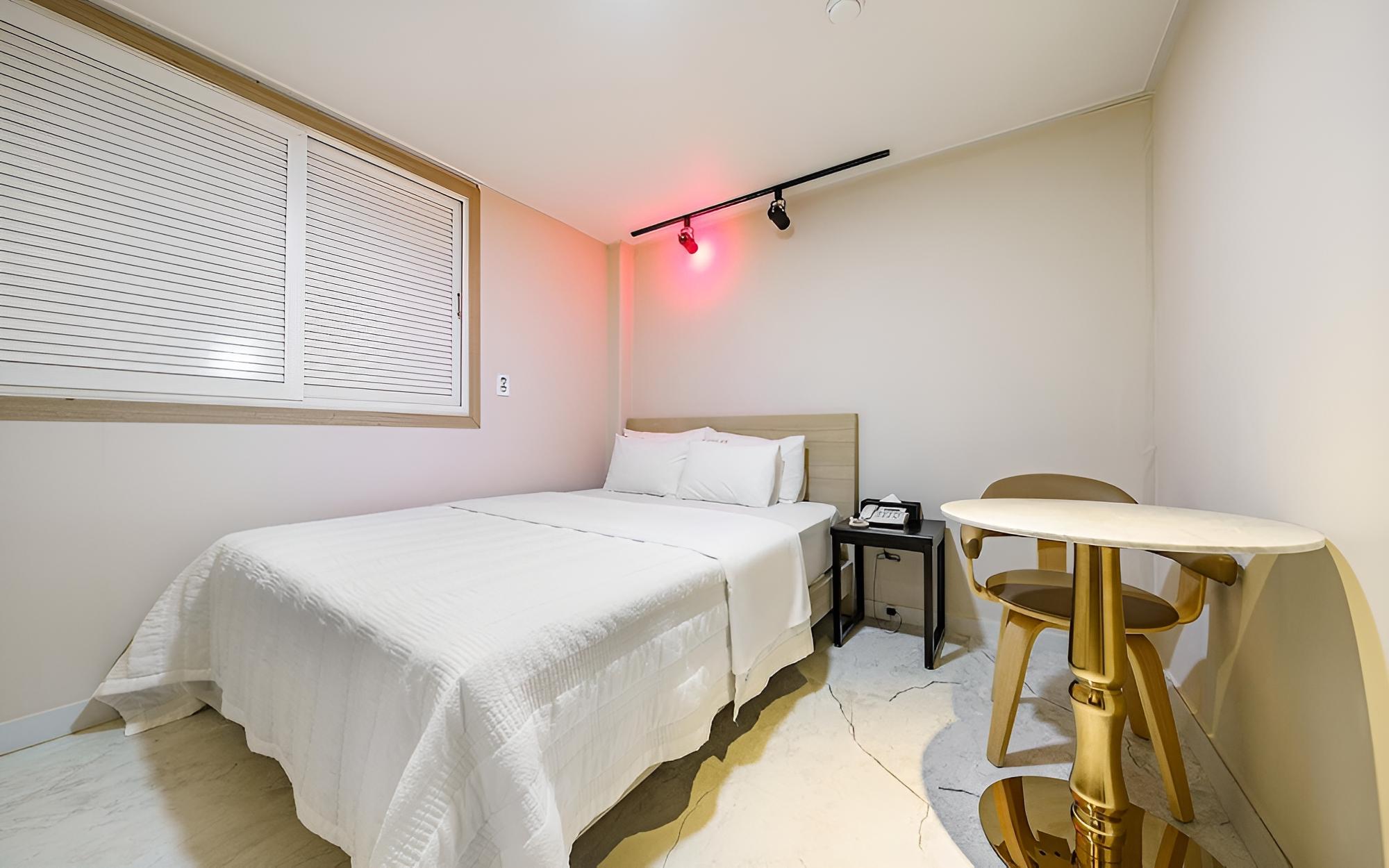 Room (Standard Room (OTT available)) photo 2