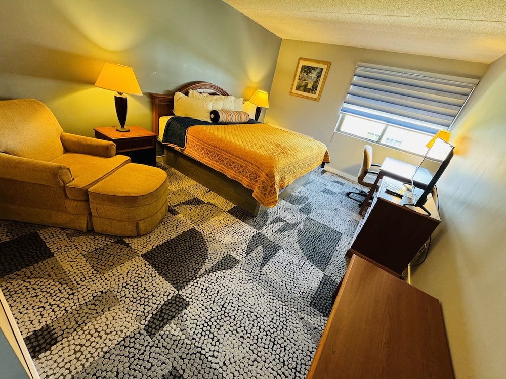 Suite, 1 King Bed with Sofa bed, Jetted Tub - Photo 1