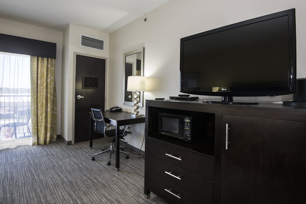 Standard Room, 1 King Bed, Accessible (Mobility) - Photo 2