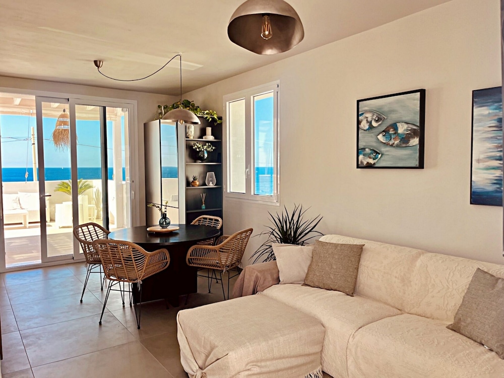 Villa photo 2