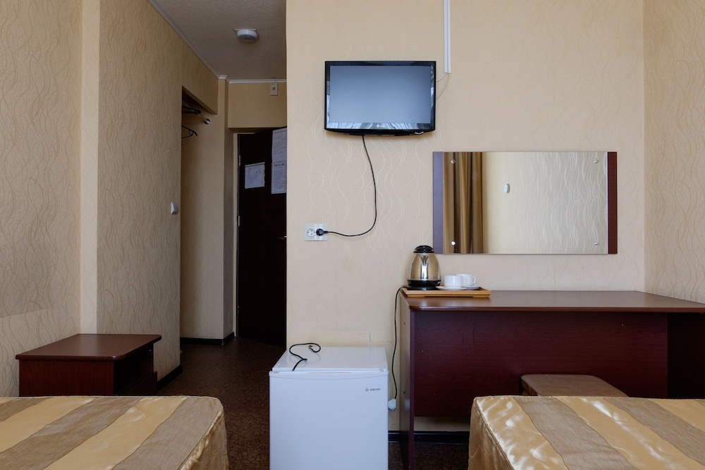 Economy Twin Room photo 2