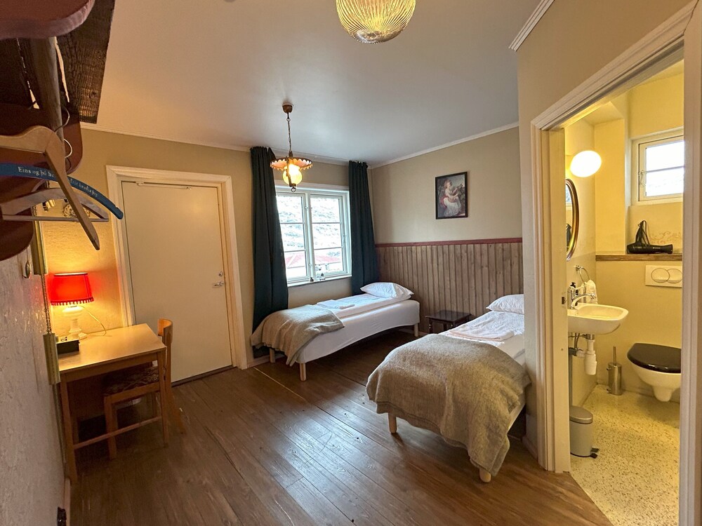 Superior Double or Twin Room, River View, Slope side