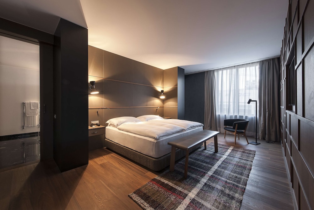 Luxury Suite, Terrace thumbnail 5