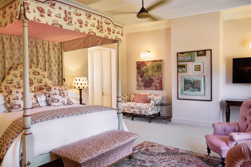 Cape Chestnut Suite - Photo 1