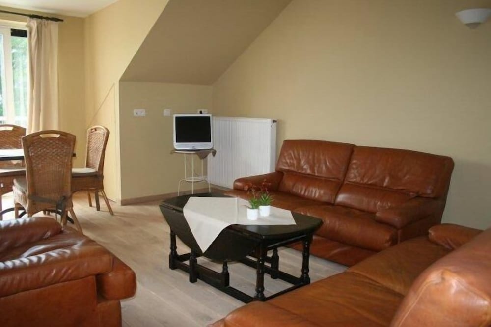Room (8) photo 2