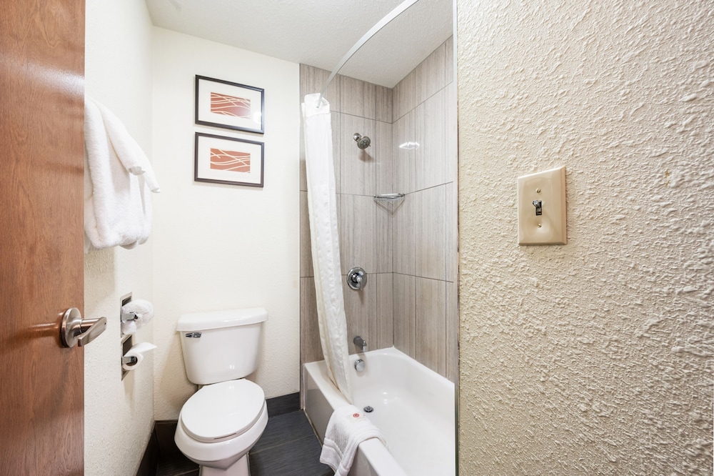 Standard Room, 2 Queen Beds, Non Smoking - Photo 7