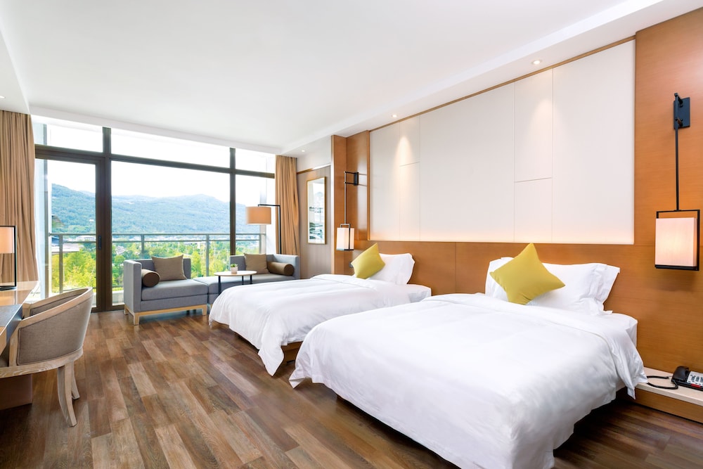 Classic Room with King Bed photo 2