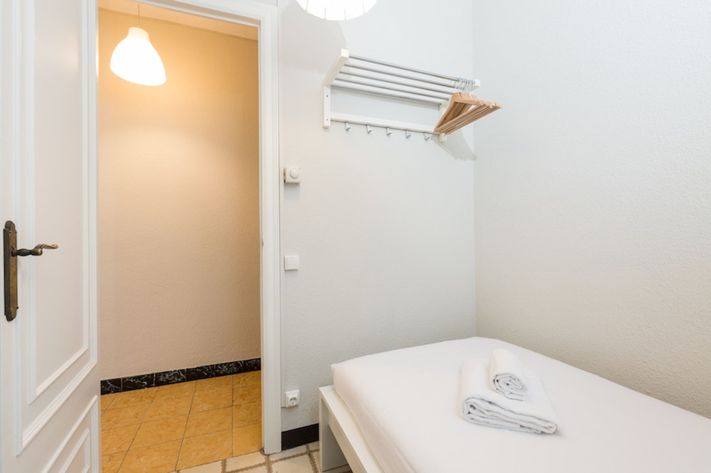 Apartment, 3 Bedrooms, 2 Bathrooms photo 3