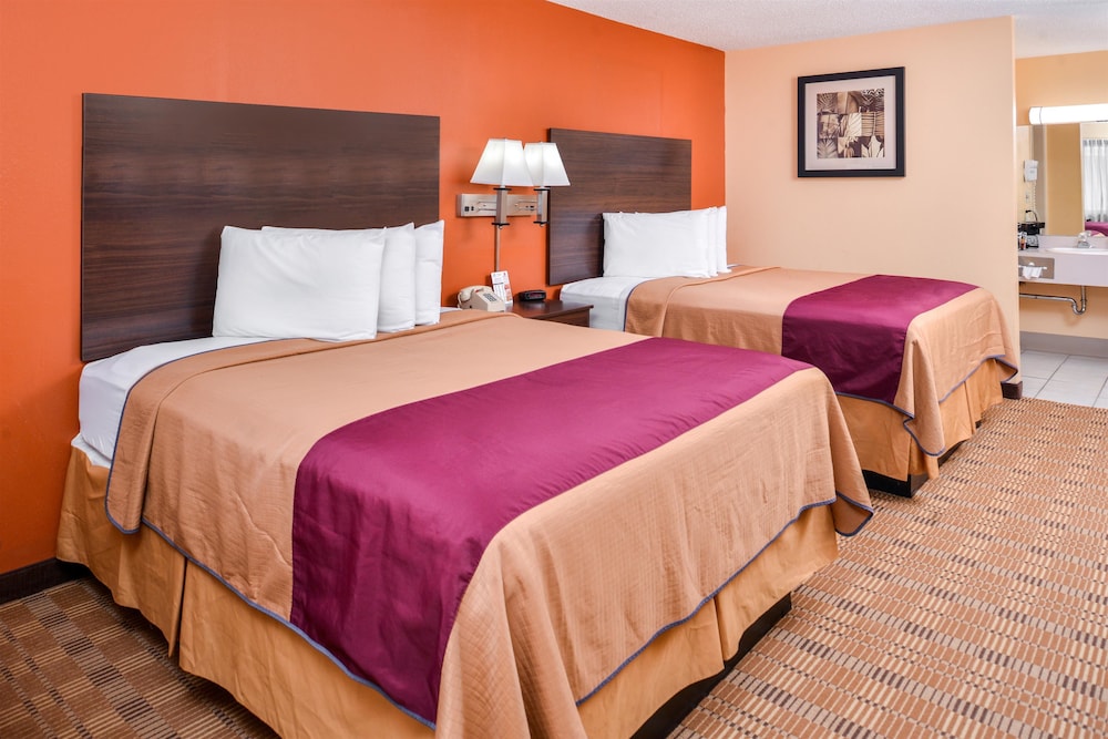 Room, 2 Queen Beds, Non Smoking - Photo 3