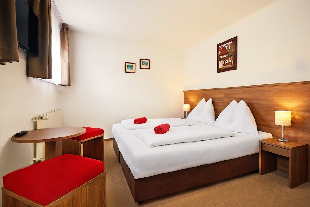 Comfort Double Room, Private Bathroom, Mountainside photo 1