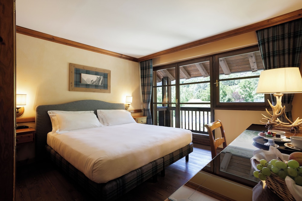 Romantic Double or Twin Room photo 2