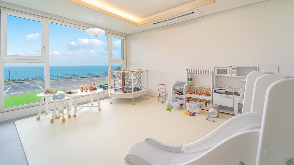 Basic Room, 1 Bedroom (Pandagom(1Cheung/Oceanview)-Kidsroom) - Photo 2