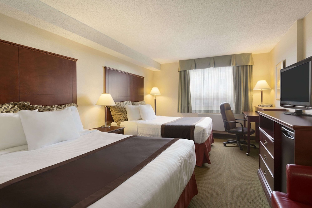 Business Room, 2 Queen Beds, Non Smoking photo 1