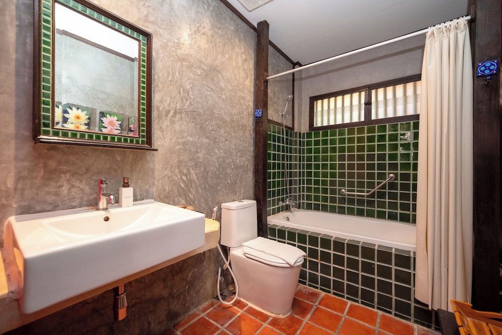 Deluxe Room, Balcony - Photo 5