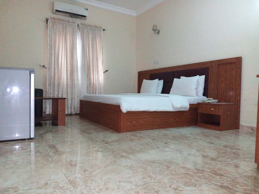 Deluxe Room - Photo 2