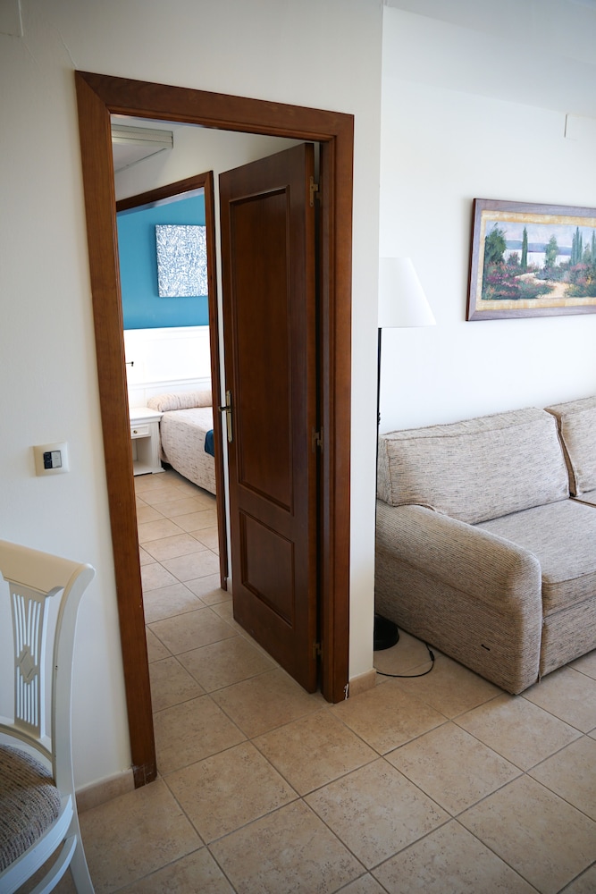 Junior Suite (2 adults) Junior Suite (2 adults)