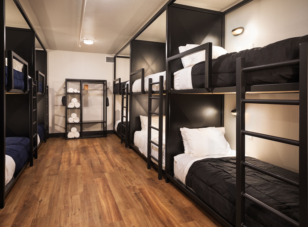 Room (Bunk)