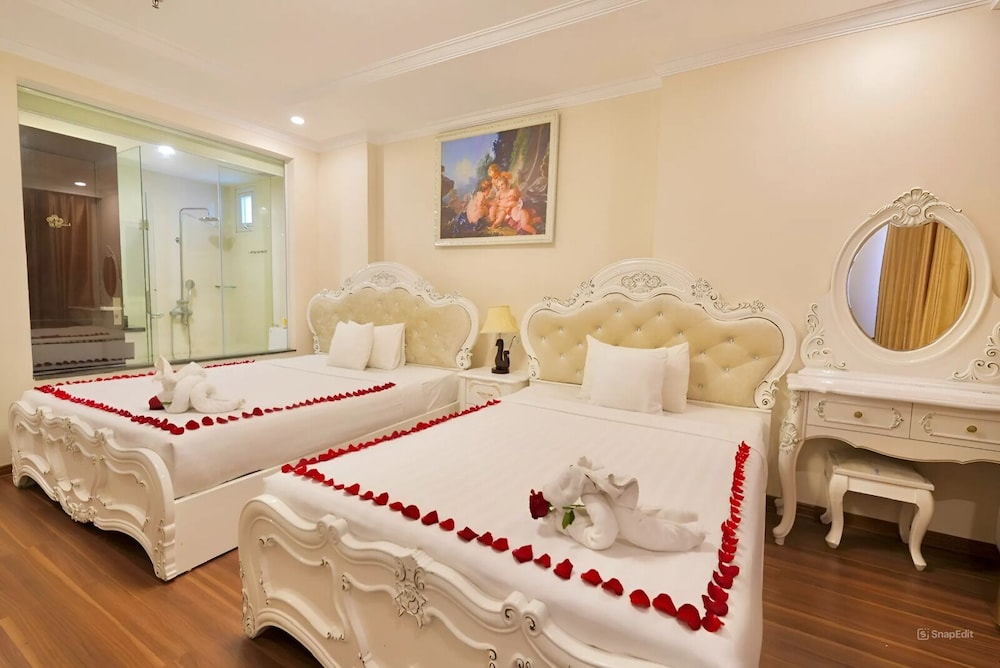 Deluxe Triple Room, 1 Bedroom, City View photo 3