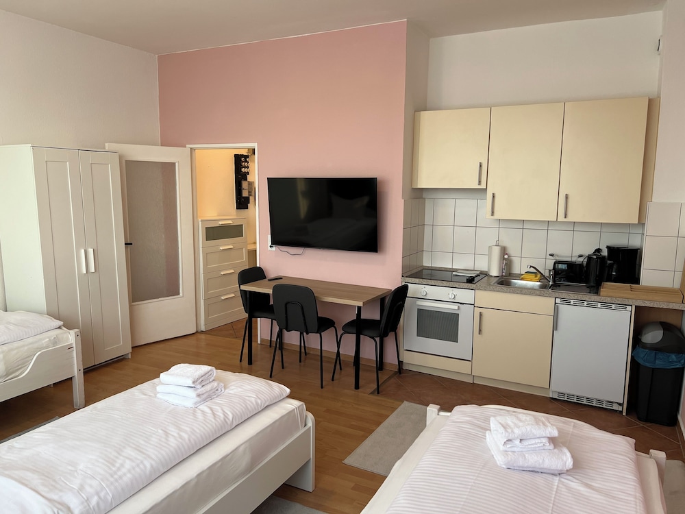 Standard Studio, 1 Bedroom (Excluding 85 Euro Cleaning Fee) photo 1