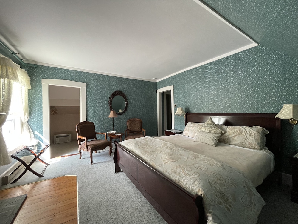 Deluxe Room, 1 King Bed, Fireplace, Mountainside photo 2