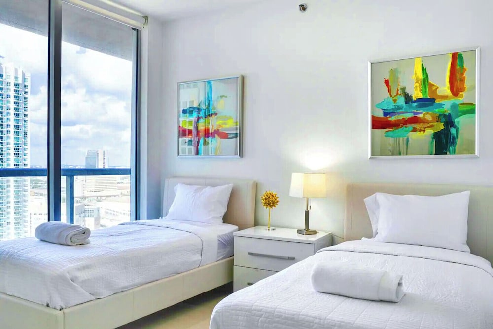 Luxury Condo, 2 Bedrooms, City View photo 2