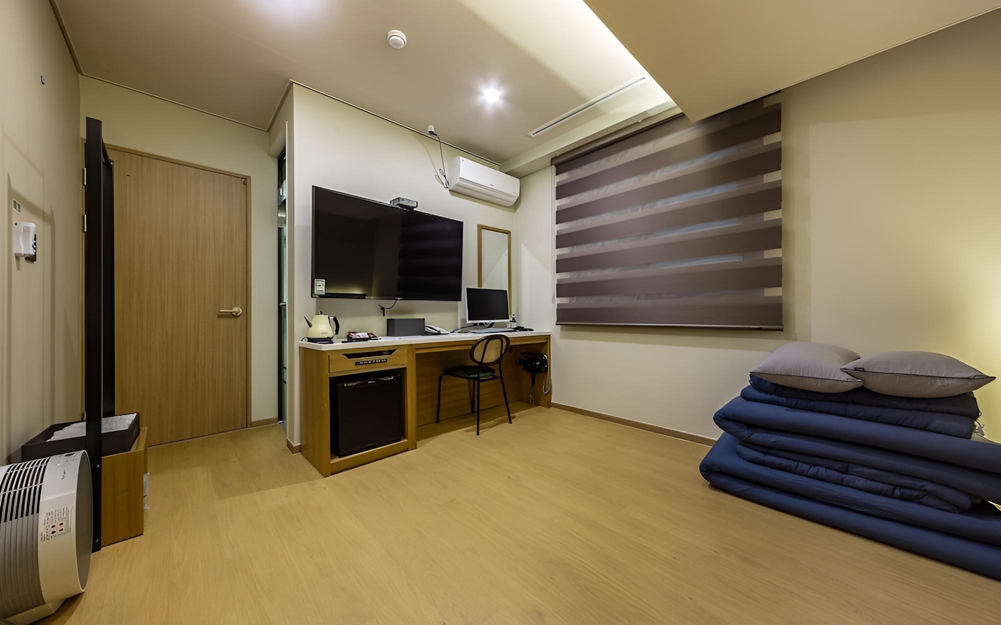 Room (Korean room (air purifier Netflix can)
