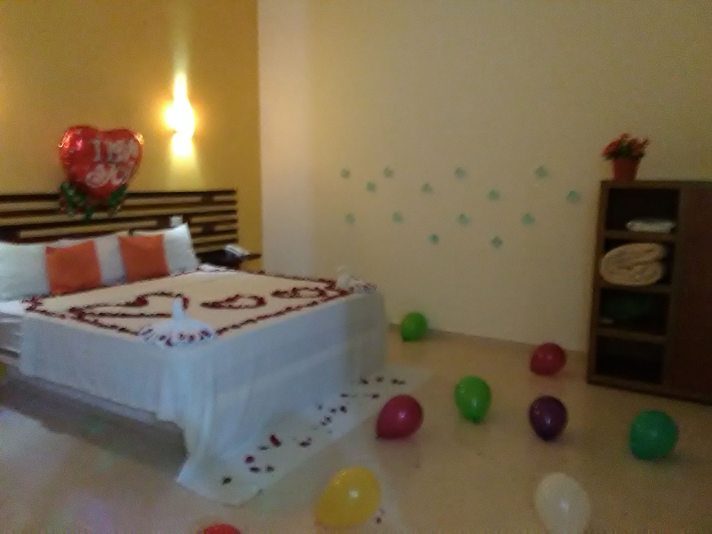 Room, 1 King Bed photo 3