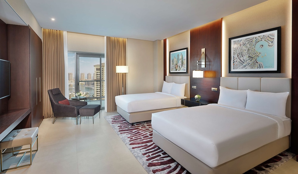 Suite, 2 Bedrooms (Skyline with Panoramic View) - Photo 6