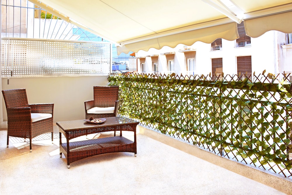Apartment, 1 Bedroom, Balcony thumbnail 6