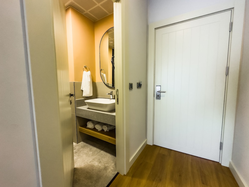 Deluxe Double Room, Balcony,Side Sea View - Photo 20