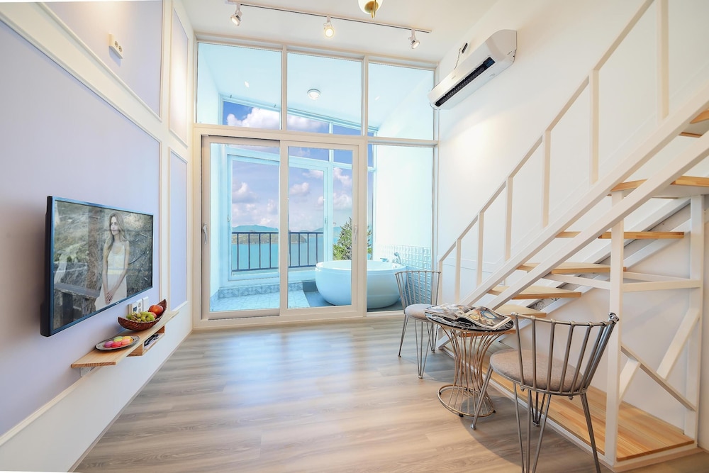 Basic Room, 1 Bedroom (E204 (Spa,Ocean View)) - Photo 1