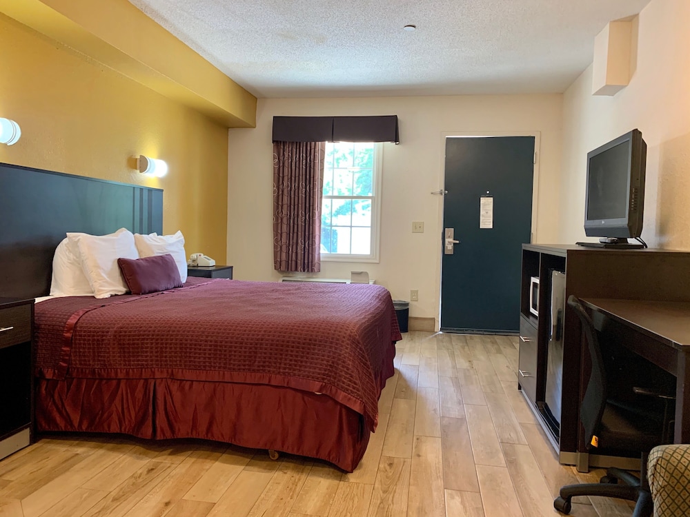 Deluxe King Room photo 3