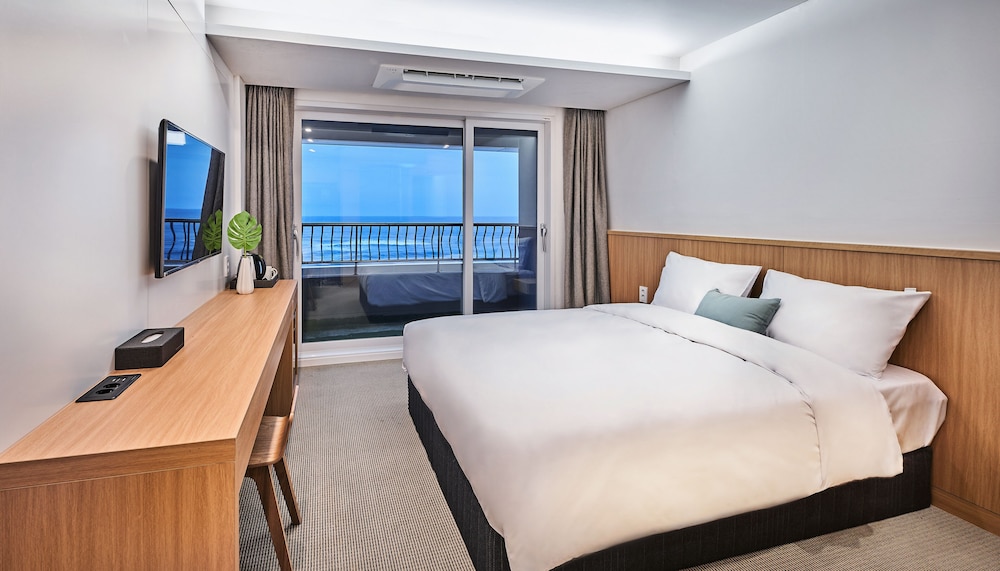 Deluxe Double Room, Sea View - Photo 1