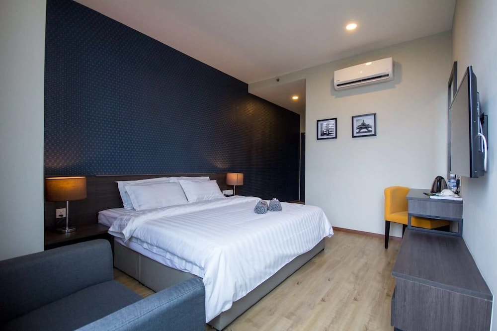 Premium Deluxe Double Room, No Window