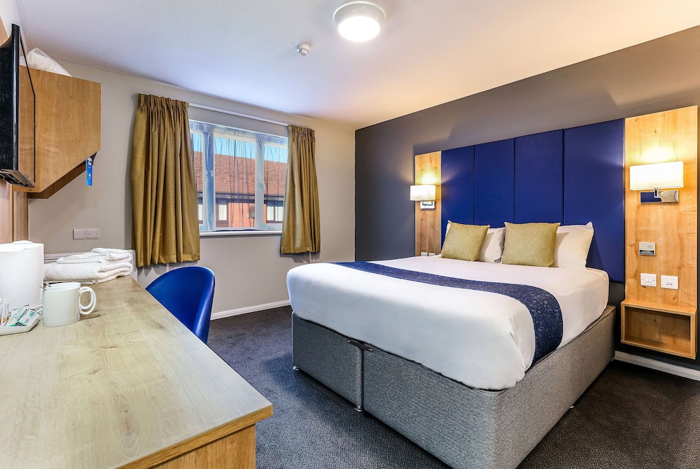 Room, 1 Double Bed, Non Smoking - Photo 2