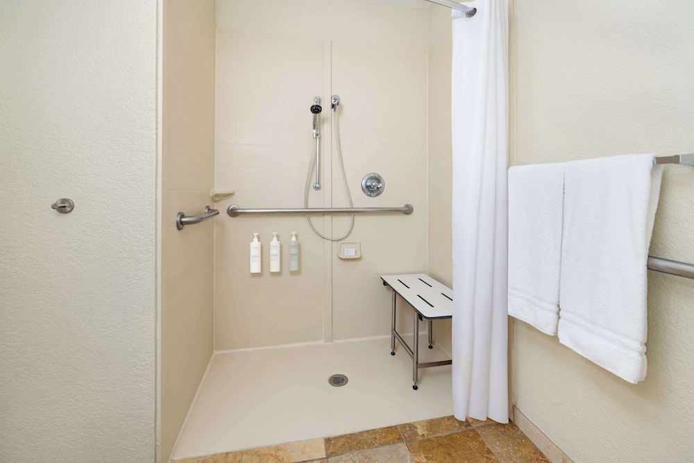 Room, Accessible, Non Smoking - Photo 1