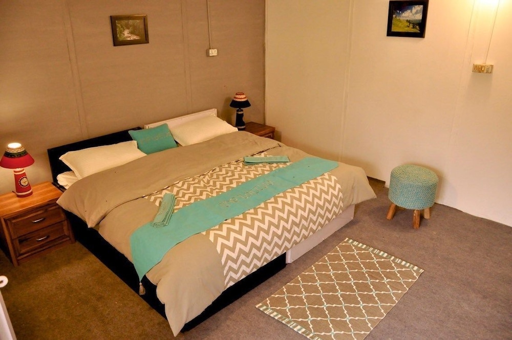Basic Cottage, 1 Double Bed, Hill View photo 2