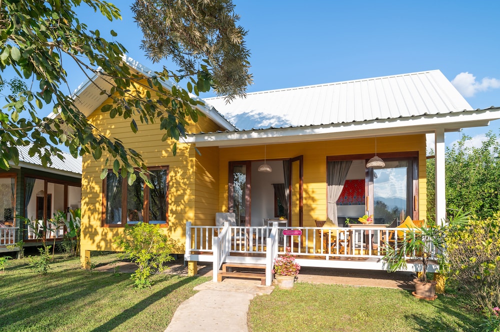 Luxury Farm House Premium photo 1