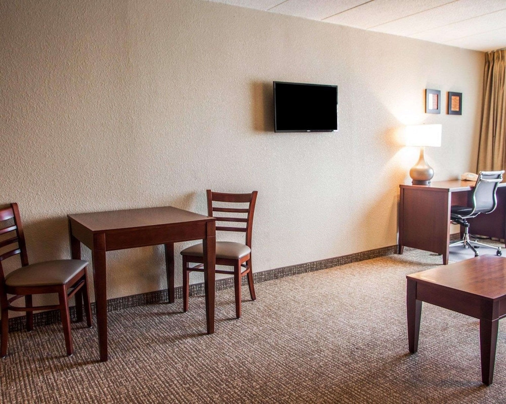Suite, 2 Queen Beds, Non Smoking - Photo 9