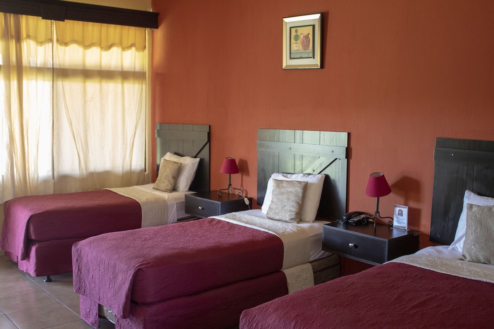 Comfort Triple Room, 3 Twin Beds, Non Smoking photo 2