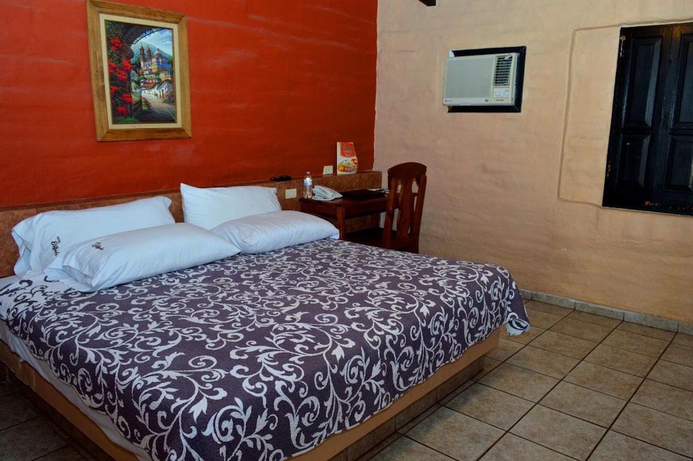 Standard Room, 1 King Bed photo 1