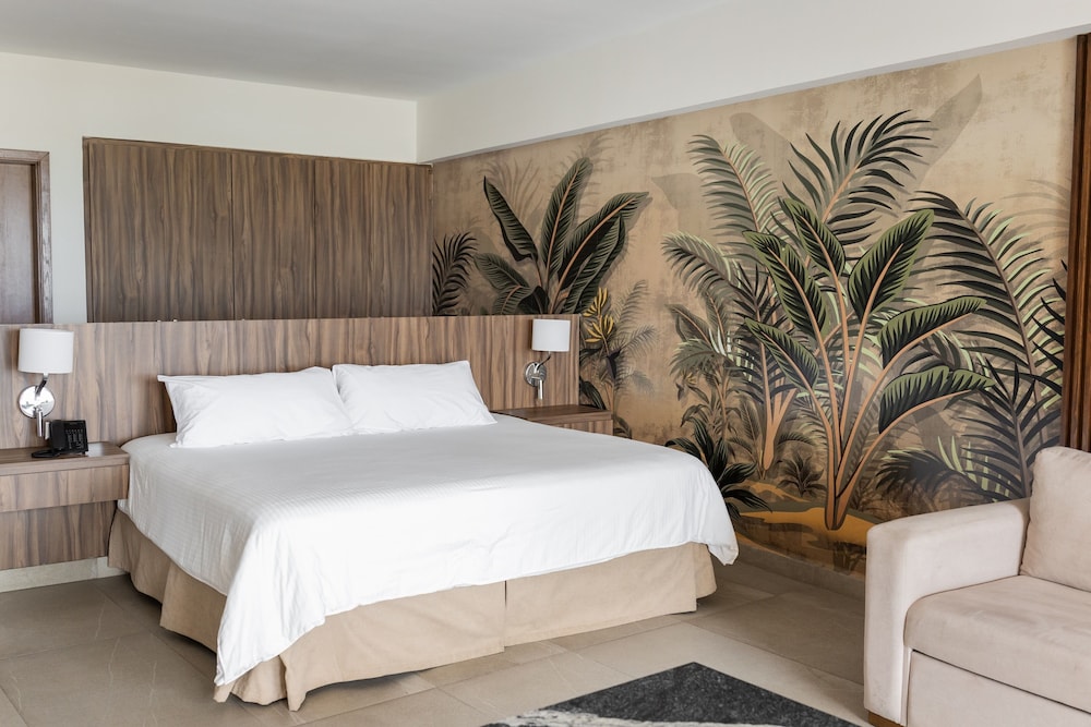 Deluxe Double Room, 1 King Bed, Private Pool, Beach View photo 3